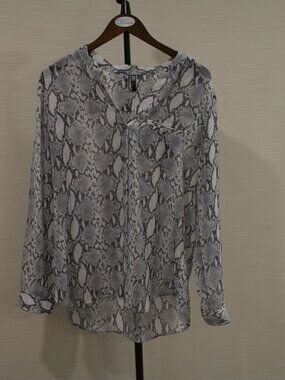 Kut from the Kloth semi-sheer gray & white snake print blouse Size Xl